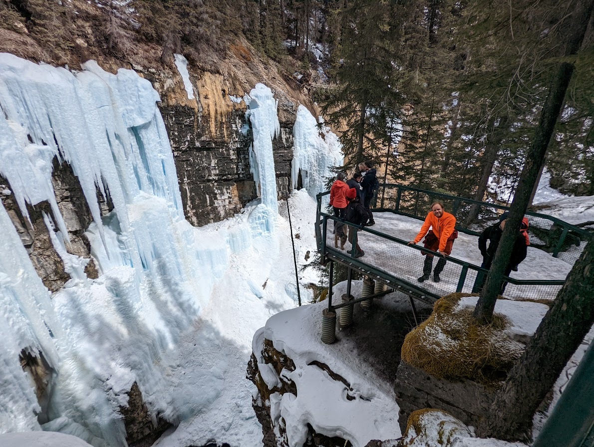 <span style="font-weight: bold;">MUST-SEE AROUND BANFF </span>